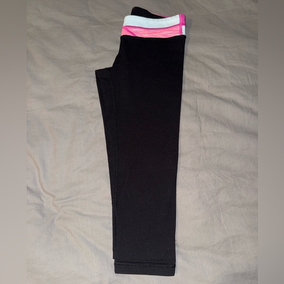 IVIVVA BY LULULEMON -GIRLS CROPPED “RHYTHMIC LEGGINGS” REVERSIBLE LIKE NEW SZ 10 - Picture 2 of 5